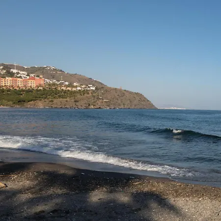 Piso Con Terraza Muy Cercano A La Playa *