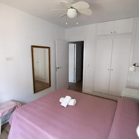 Piso Con Terraza Muy Cercano A La Playa Apartment