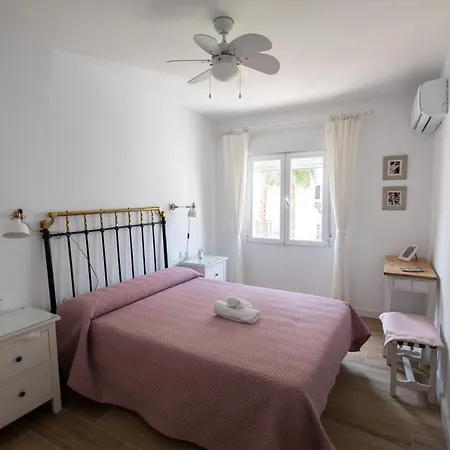 Piso Con Terraza Muy Cercano A La Playa Apartamento