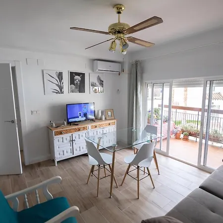 Piso Con Terraza Muy Cercano A La Playa Apartamento